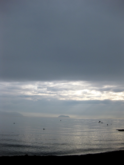 朝の琵琶湖・・木曜日