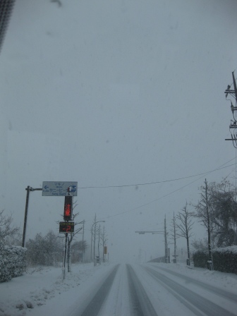 強風、降雪、晴れたり・・