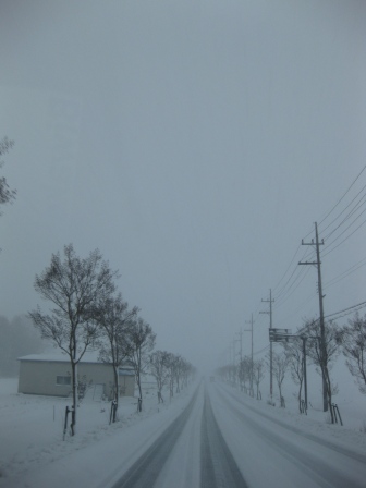 強風、降雪、晴れたり・・