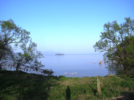 夕日・・琵琶湖岸、後ろは箱館山遠くに