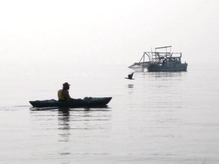 琵琶湖の湖面に・・・