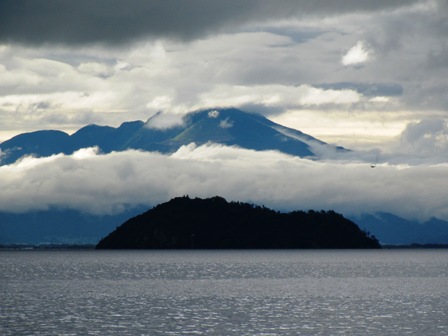 朝の琵琶湖・・