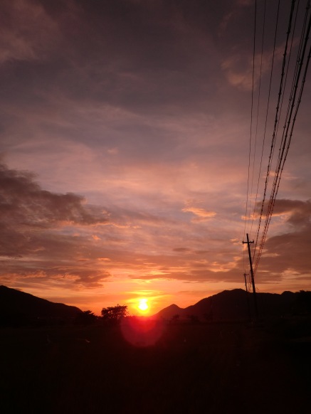 暑さが残って･･夕日を見送る