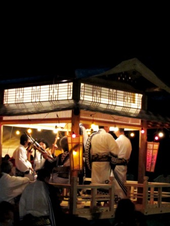地蔵盆と稲刈りと盆踊り・・