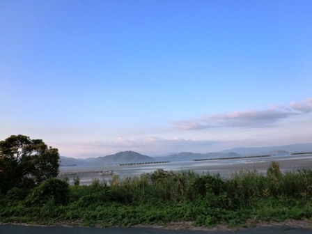 今日のお昼・・琵琶湖を眼下に見る。