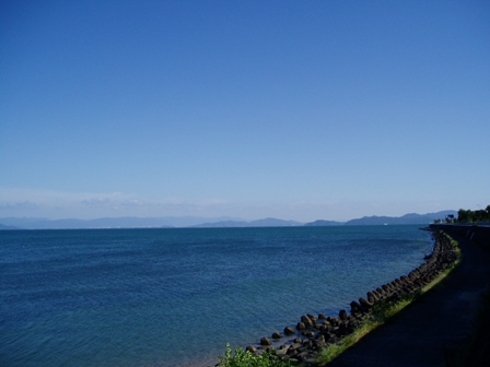 秋晴れ・・琵琶湖・・勢ぞろい秋風景