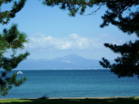 秋晴れ・・琵琶湖・・勢ぞろい秋風景
