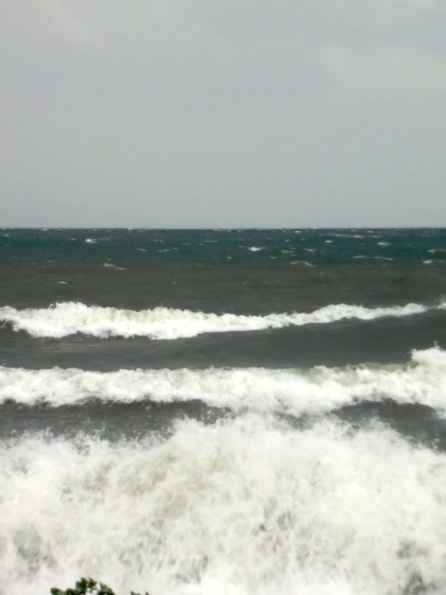 琵琶湖に波･･台風