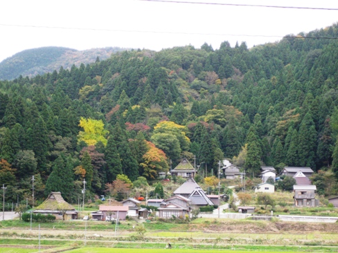 リンゴと山裾は秋模様