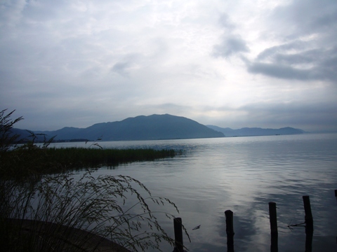 ６月４日のびわ湖はぼんやり