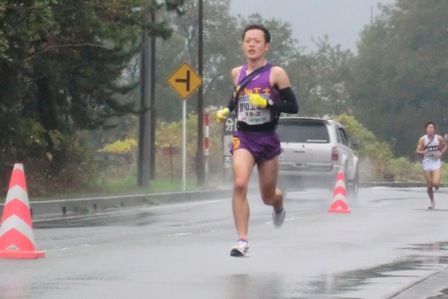 2011びわ湖大学駅伝・・ﾏｷﾉ町通過