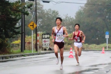 2011びわ湖大学駅伝・・ﾏｷﾉ町通過
