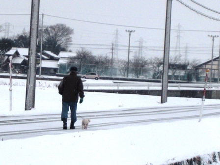今日も雪でした・・100M走