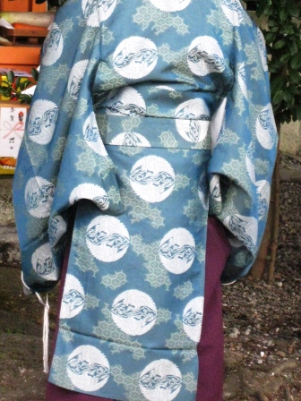 冷たい風で初午