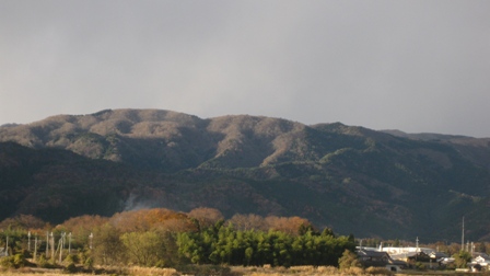 風景・冬を待つ、伊吹山は白くなって。