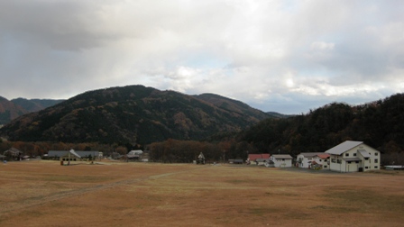 風景・冬を待つ、伊吹山は白くなって。