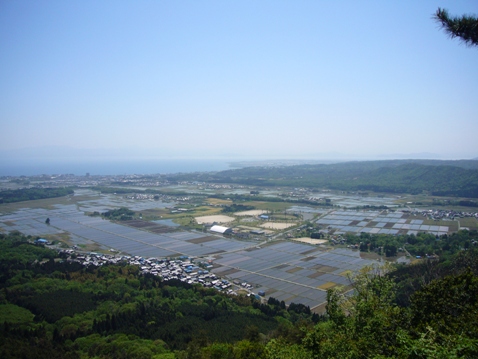 林道から高島市を見る