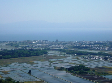 林道から高島市を見る