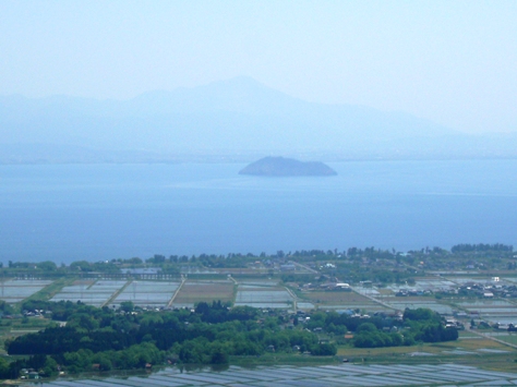 林道から高島市を見る