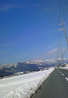 小さな話題で・・青空の中