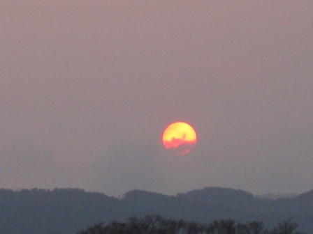 静かに沈む