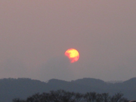 静かに沈む
