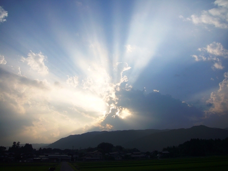 雷・夕立前の日暮れ空
