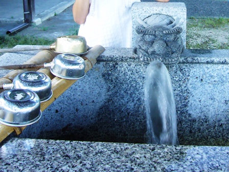 鎮守杜で涼む