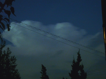 夜の空、雷光