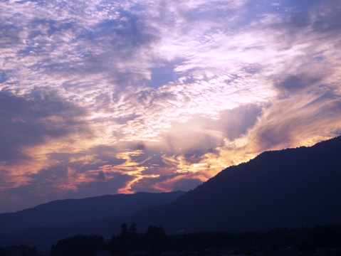 綺麗なのか、異様なのか？夕焼け