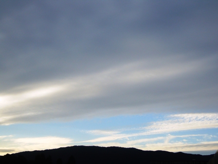 なにげなく、愁いな夕焼みながら・・。