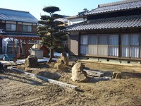 和風庭　作庭中　もう少しで完成かな　∵ゞ(´ε｀●)