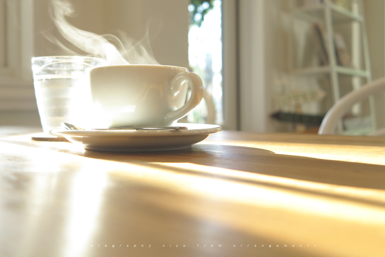 カフェのクリスマスツリーの店内展示が始まったので見てきました。 [湖南市・UPPER SECRET]