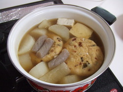 今、煮込んでます！
