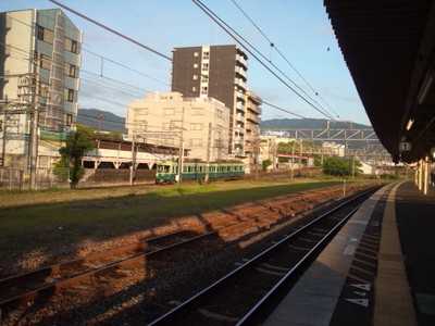 朝の石山駅から。