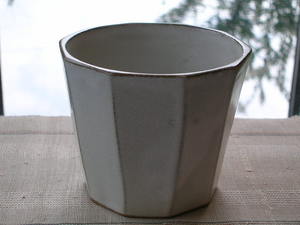 ゆったりとした器