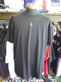 ＮＥＷ!!　ＩＮ ＴＨＥ ＰＡＩＮＴ　Ｔシャツ