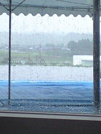 ござれ本番・・・雨が～