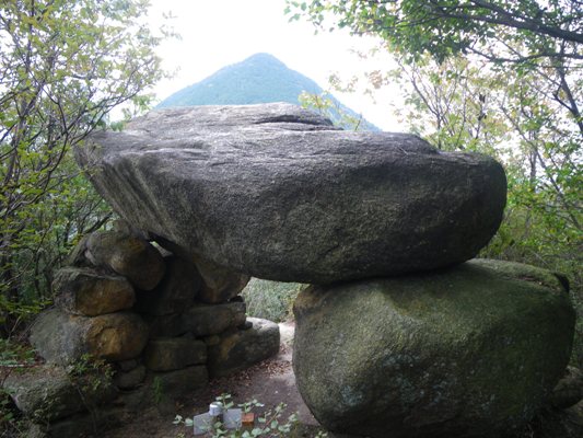三上山から妙光寺山方面へ